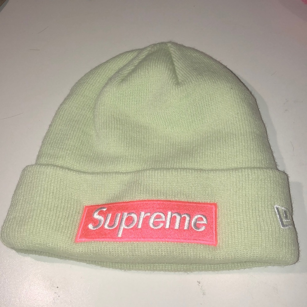 SUPREME BOX LOGO BEANIE